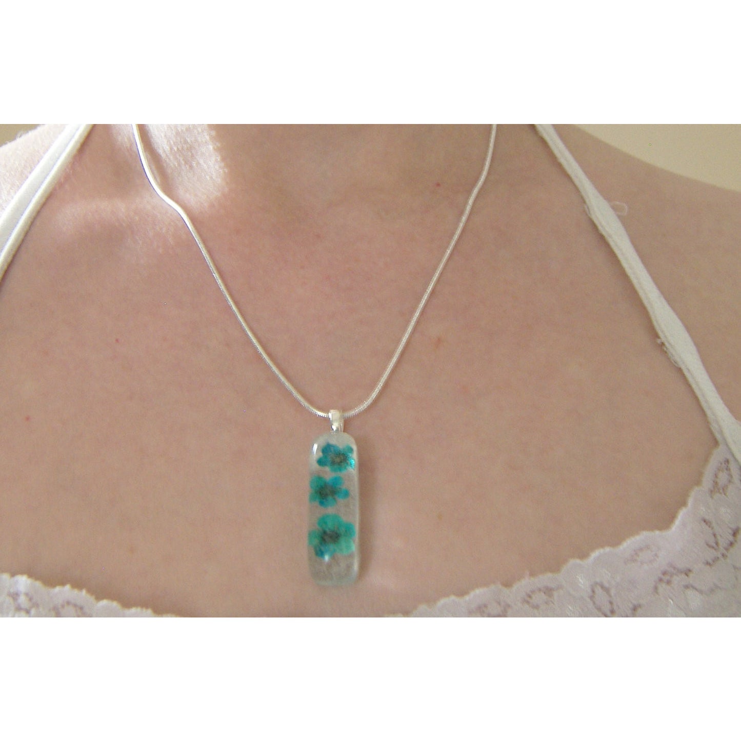 Turquoise Pressed Flower Necklace, Real Flower, Botanical Necklace, Woodland, Resin Pendant, Eco Friendly