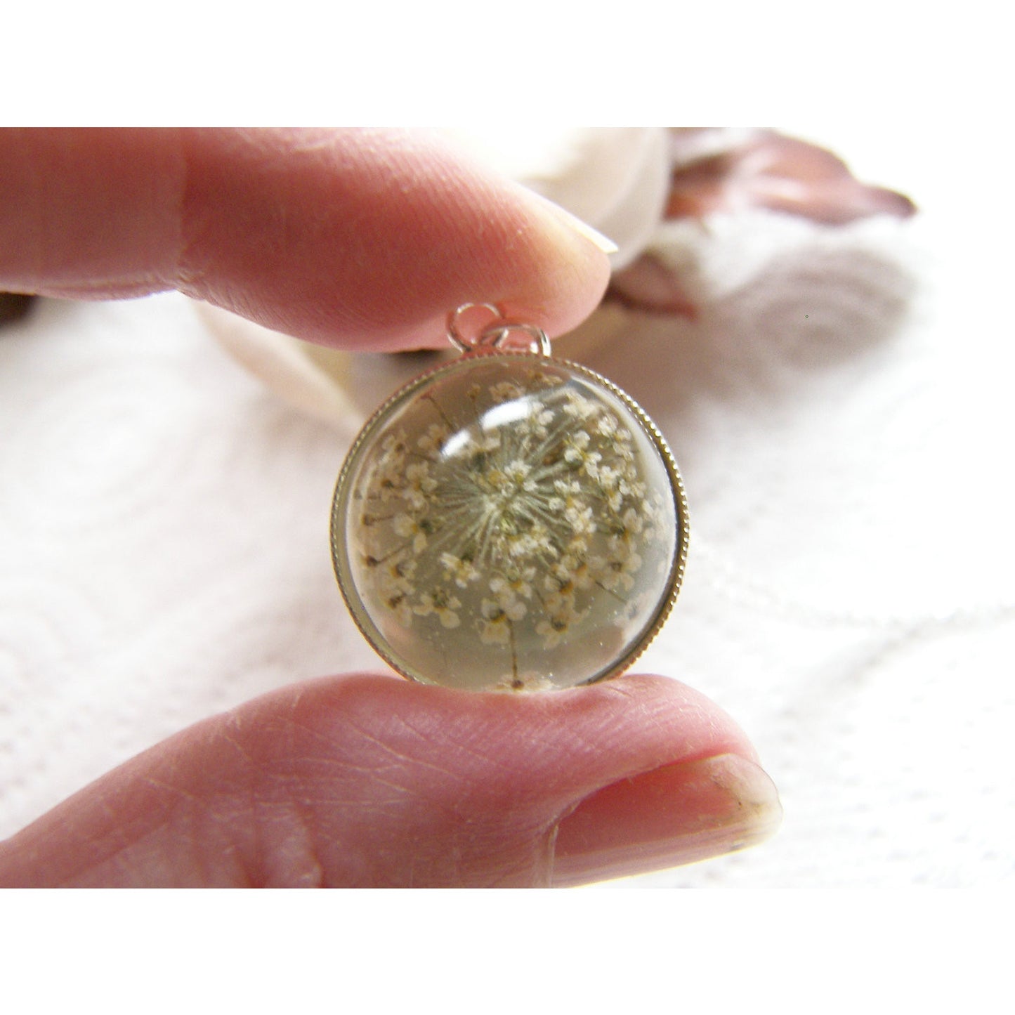 Real Flower Necklace, Queen Anne's Lace, Botanical Necklace, Snowflake, Eco Friendly, Pressed Flower Resin
