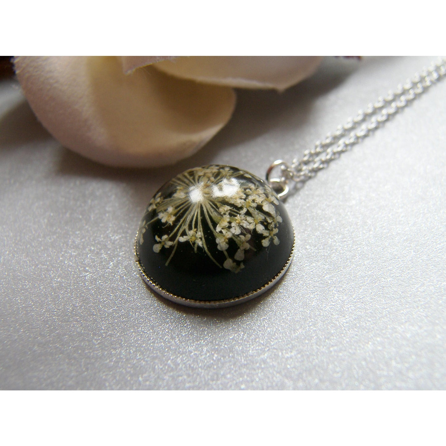 Queen Annes Lace Necklace, Black Real Flower