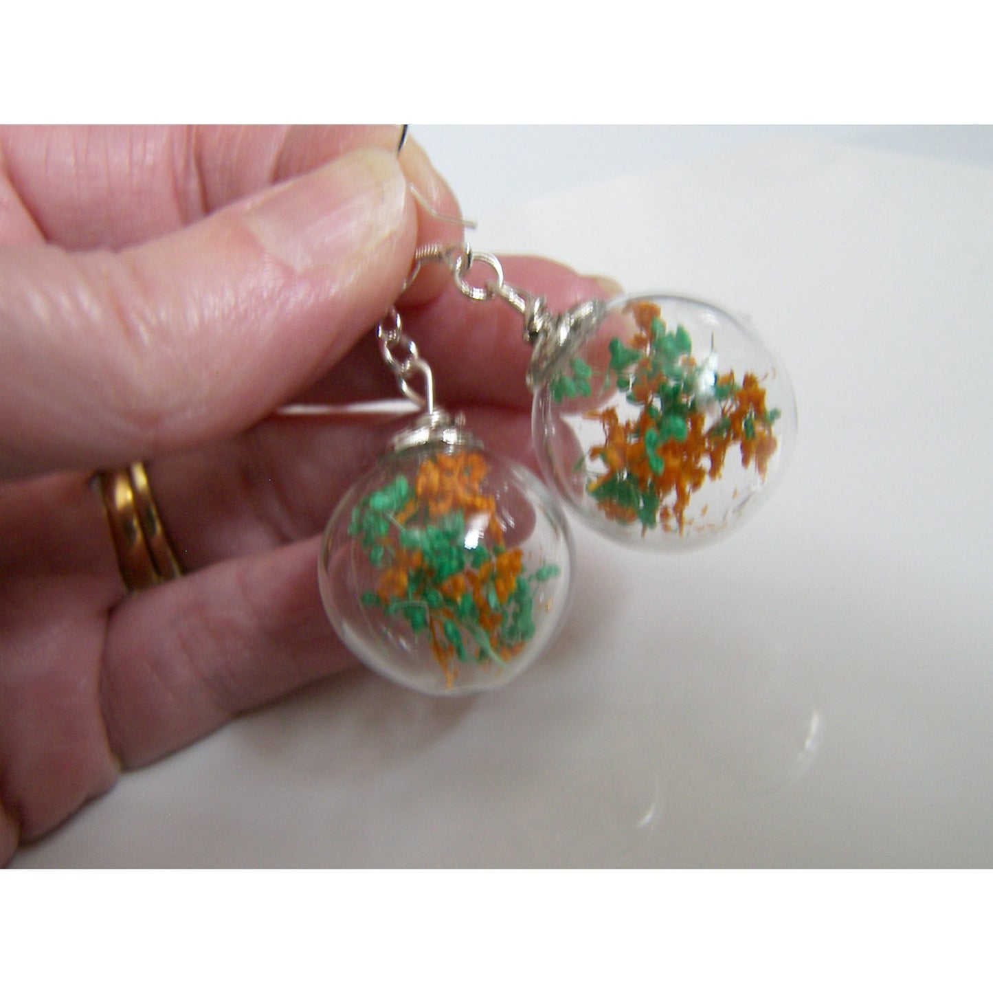 Baby's Breath Flower Earrings in Hand Blown Glass Beads, Gift for Women, Sister, Mom, Jewelry for Women