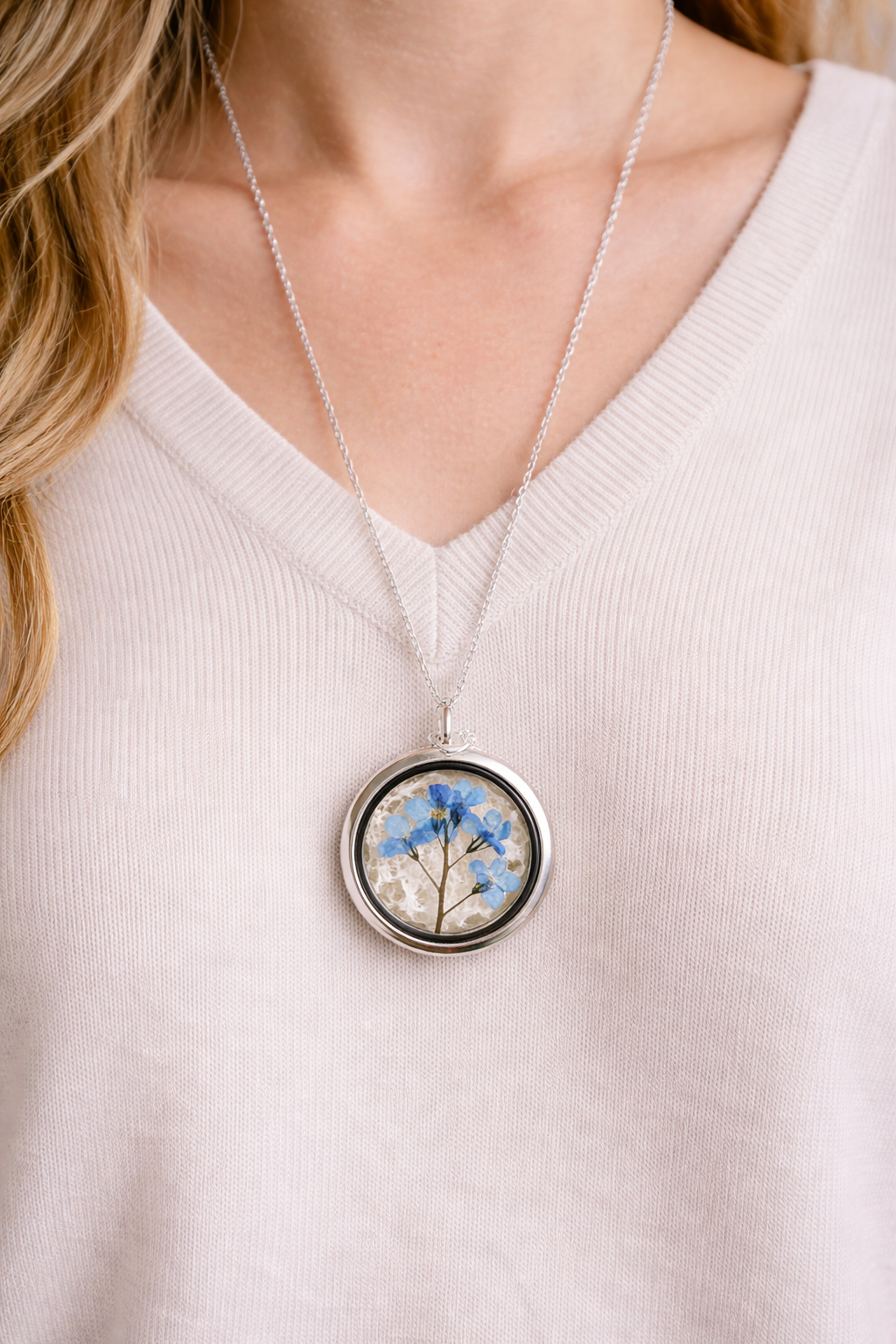 Forget me Not Necklace, Locket Necklace, Pressed Flower Necklace, Bridesmaid Jewelry, Remembrance Gift, Jewelry for Women