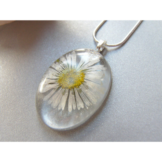Real Daisy Necklace, Real Flower Eco Jewelry, Pressed Flowers, Botanical Necklace