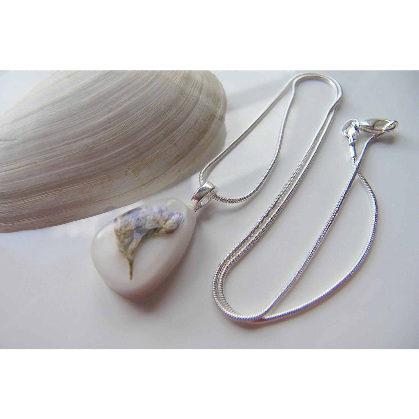 Real Sea Lavender Necklace, Nature, Botanical Necklace, Pressed Flower,  Resin Pendant