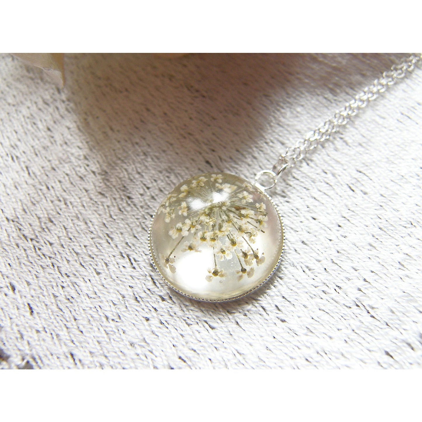 Real Flower Necklace, Queen Anne's Lace, Botanical Necklace, Snowflake, Eco Friendly, Pressed Flower Resin